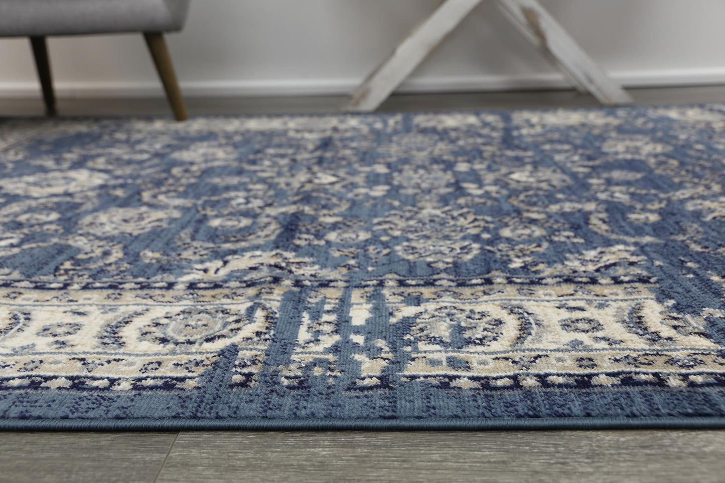Aryana Ziegler Distressed Navy Rug