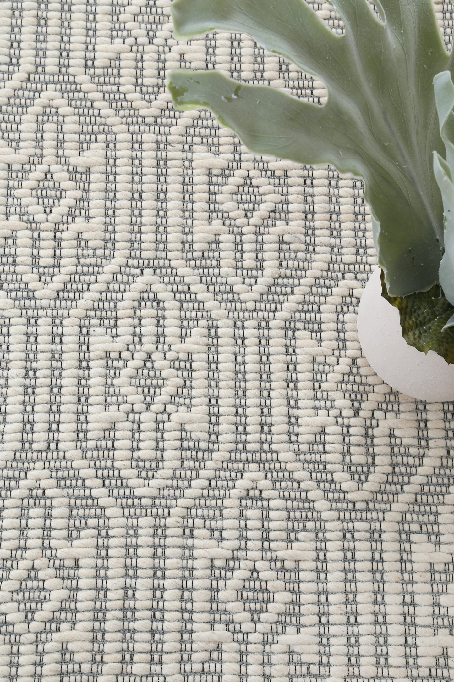 Wynter Geometric Light Grey Wool Rug