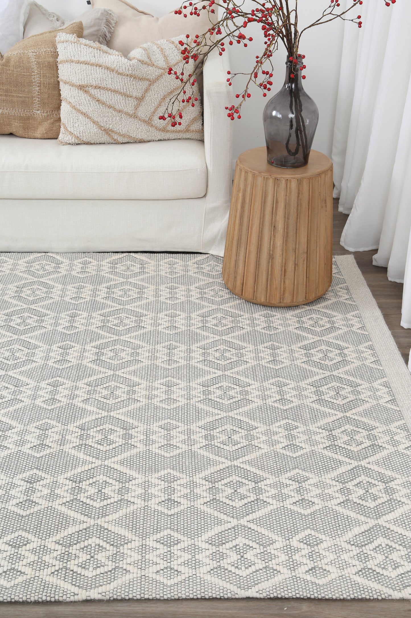 Wynter Diamond Grey Wool Rug