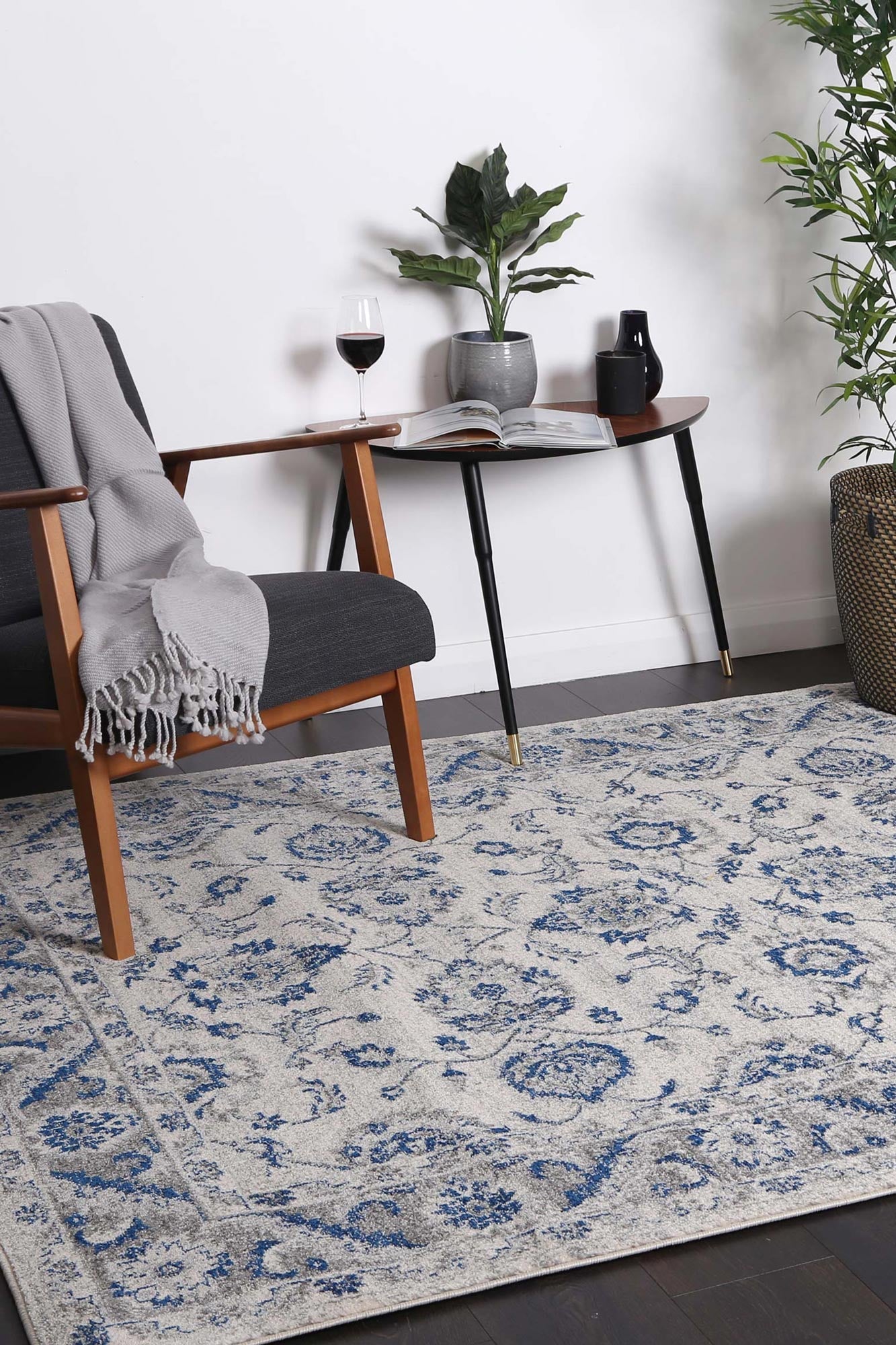 Exquisite Blue & Ivory Floral Rug