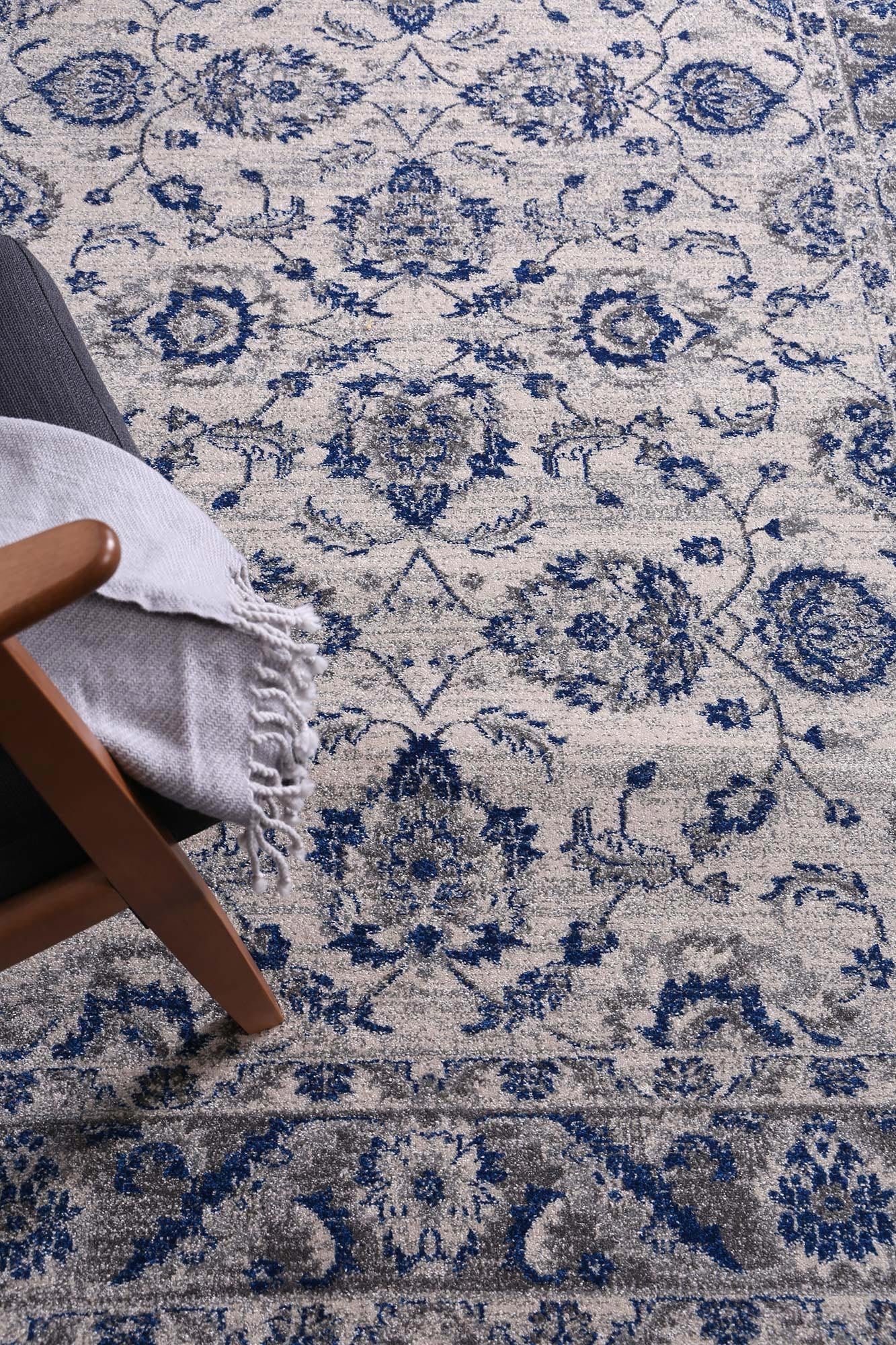 Exquisite Blue & Ivory Floral Rug