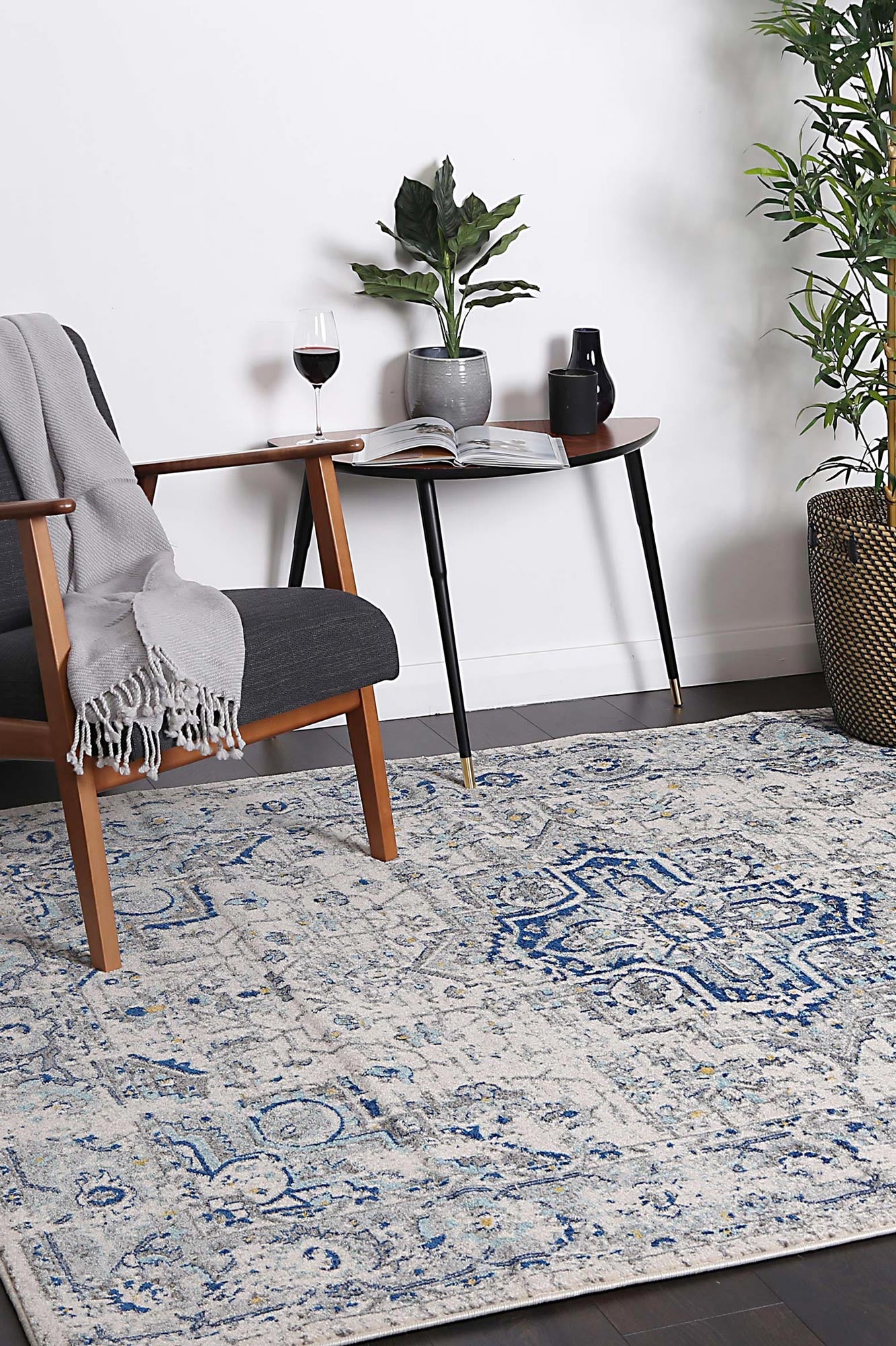 Exquisite Melissa Ivory & Blue Rug