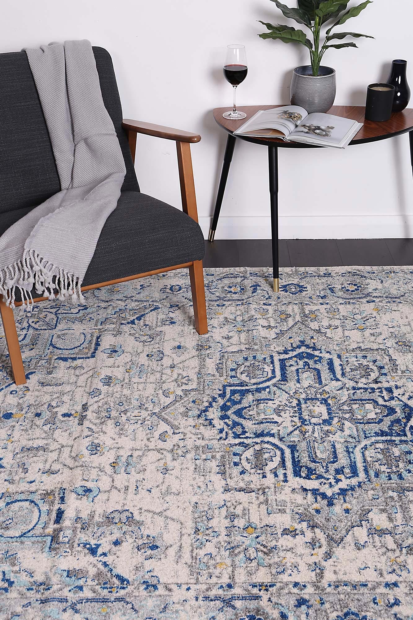 Exquisite Melissa Ivory & Blue Rug