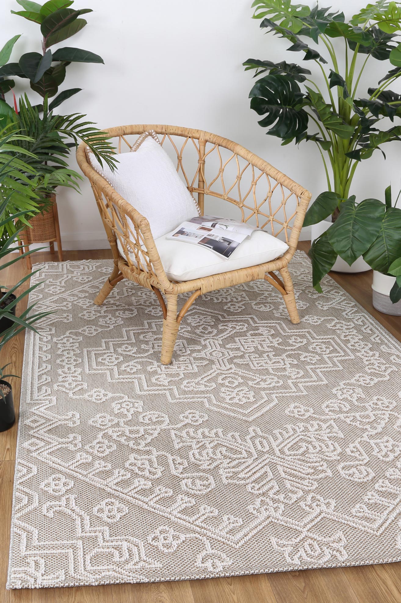 Valentina Waita Beige Tribal Flatweave Rug
