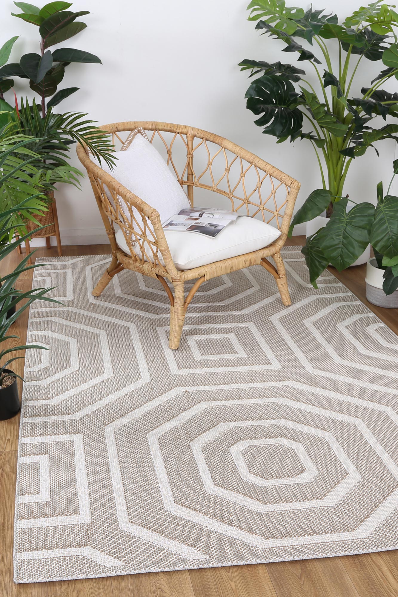 Valentina Lui Beige Geometric Flatweave Rug