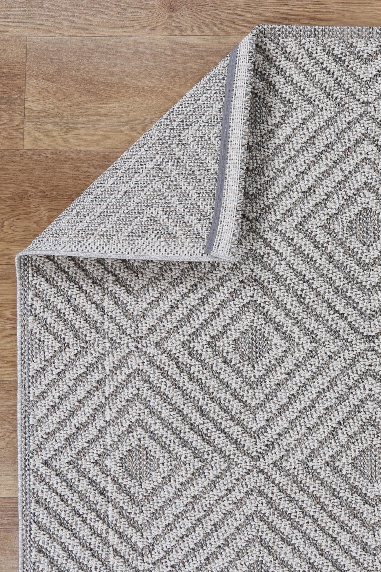 Valentina Fugui Grey Geometric Flatweave Rug