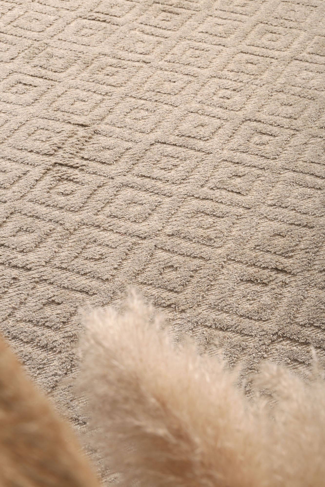 Varanasi Diamond Wool Blend Ash Rug