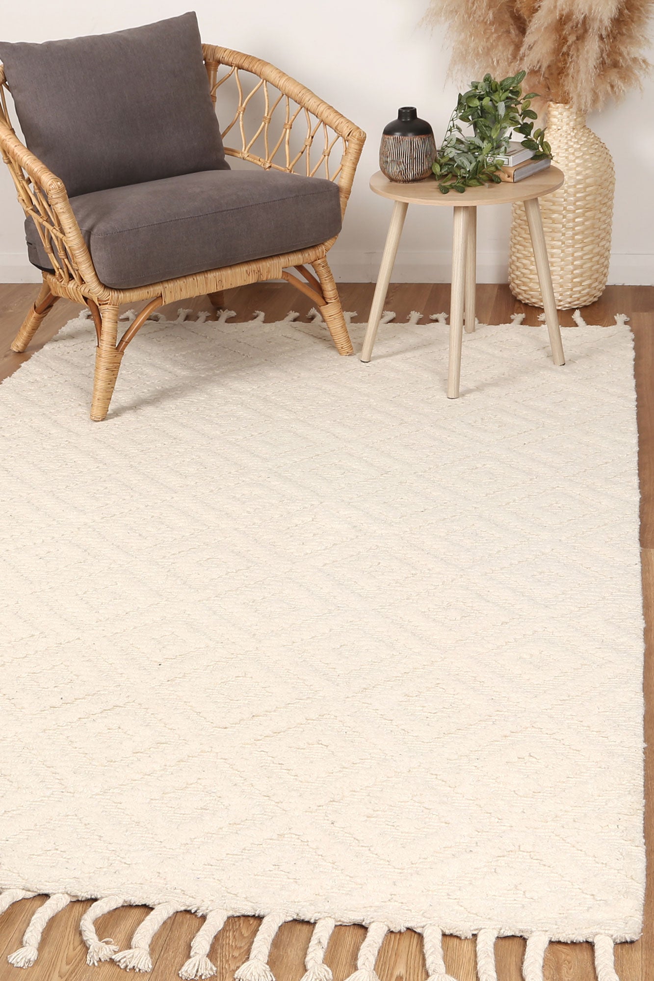 Varanasi Diamond Wool Blend Cream Rug