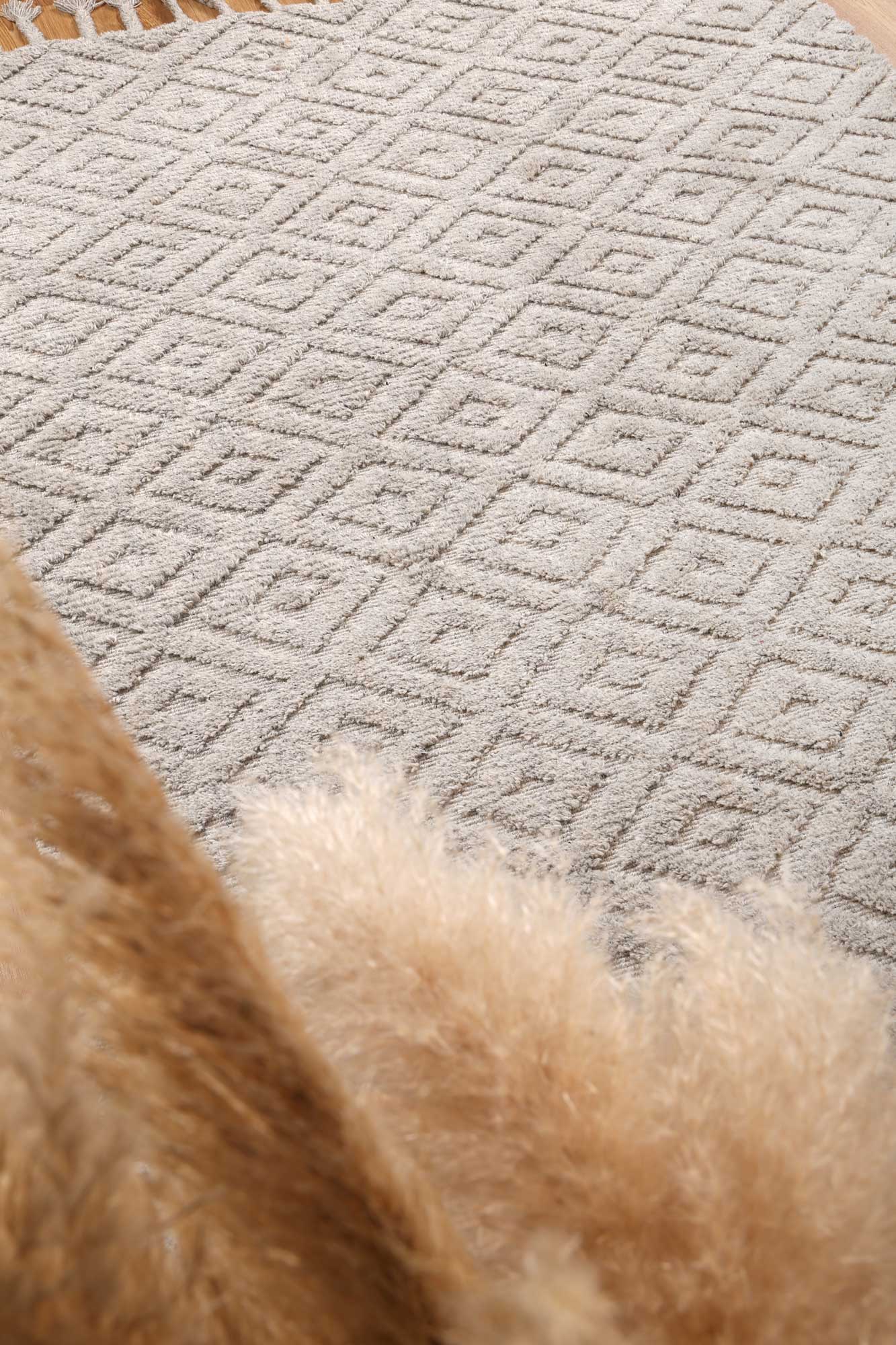 Varanasi Diamond Wool Blend Grey Rug