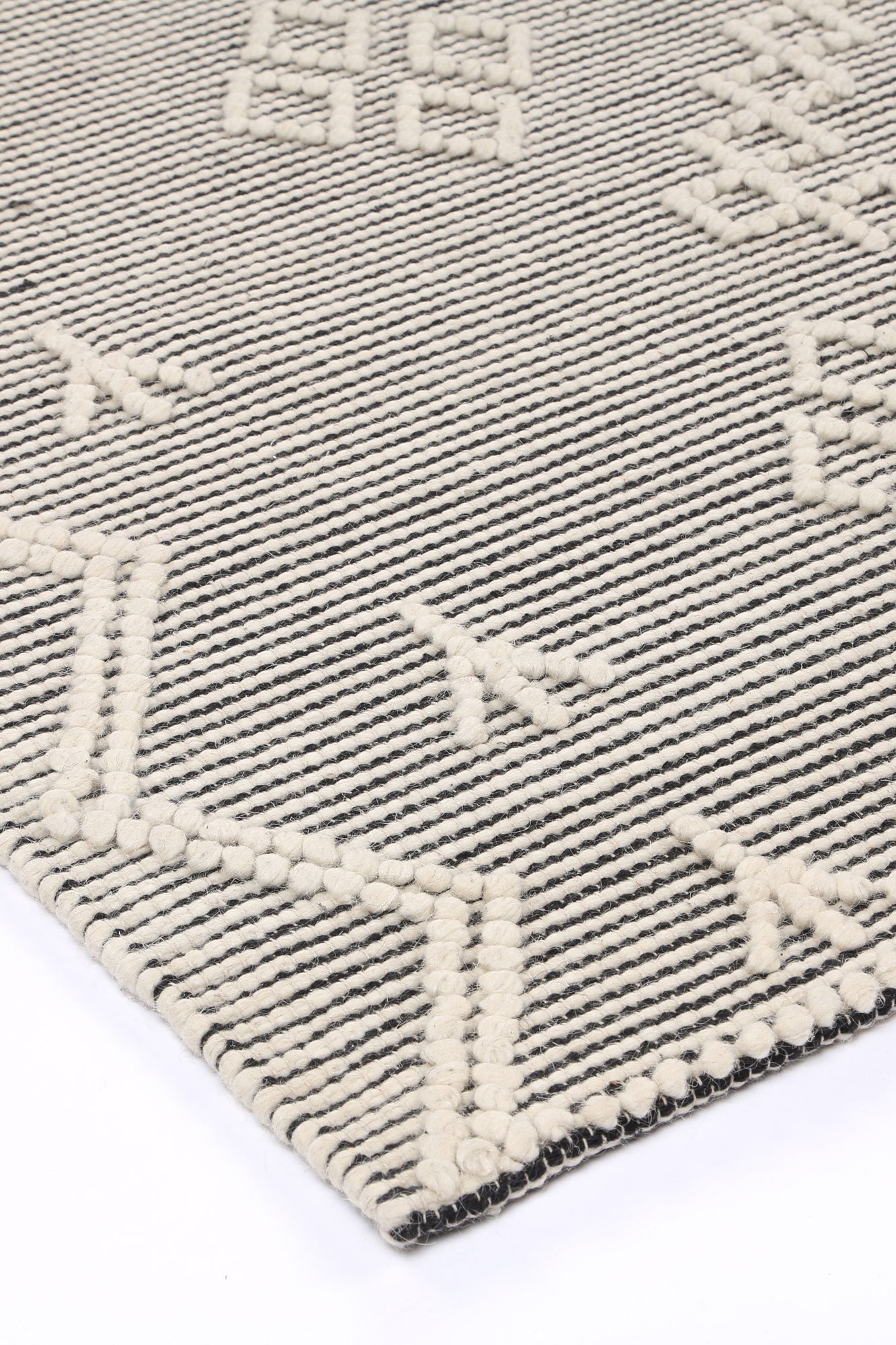 Varanasi Aztec Wool Blend Cream Rug