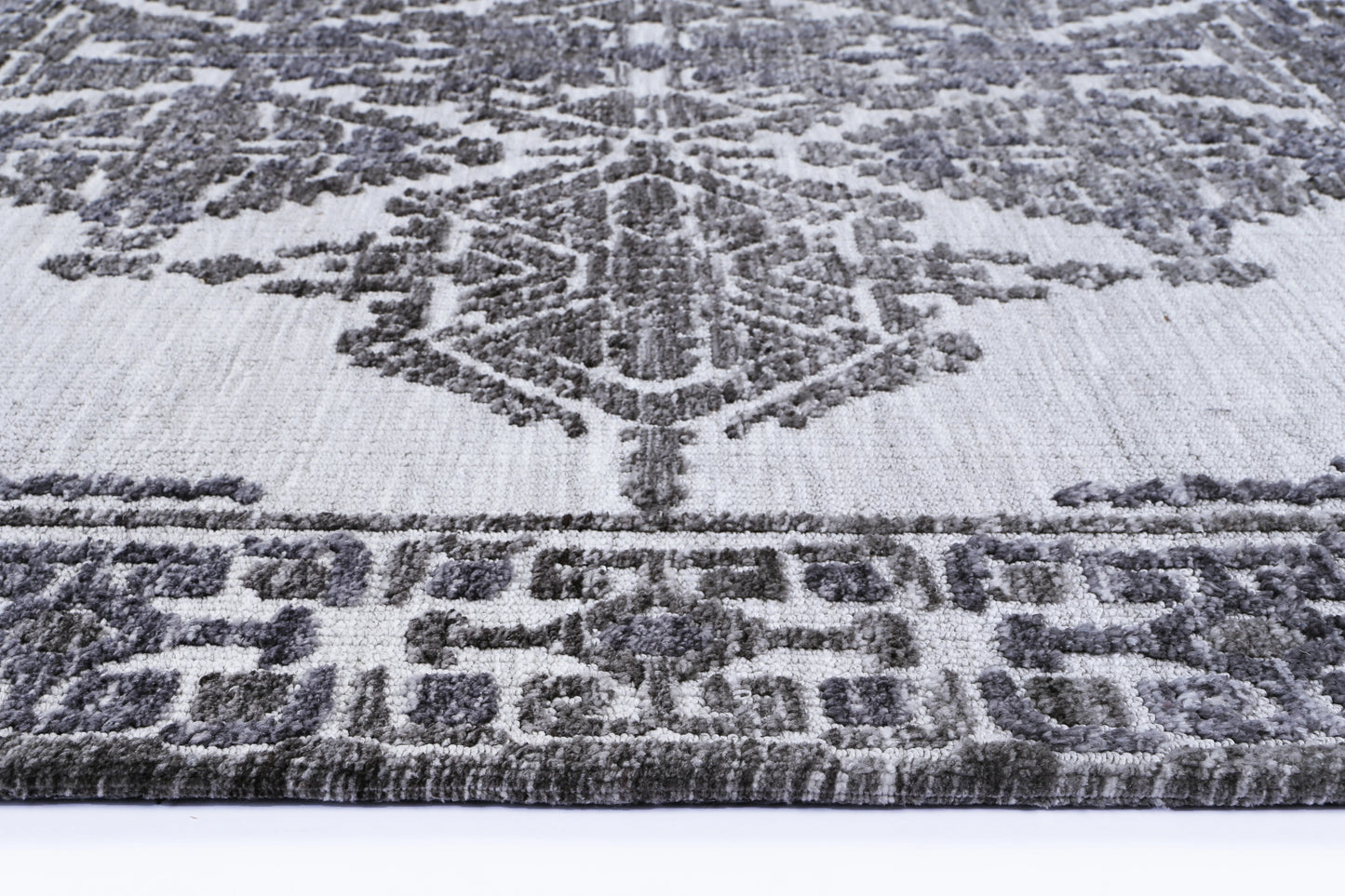 Zara Grey Cotton Blend Rug with diamond medallion