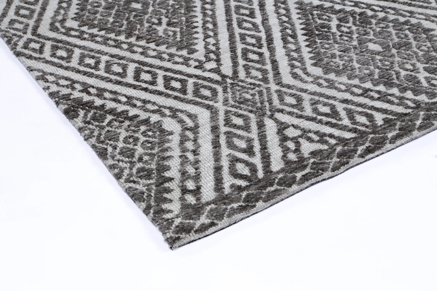 Zara Grey Cotton Blend Rug with diamond pattern