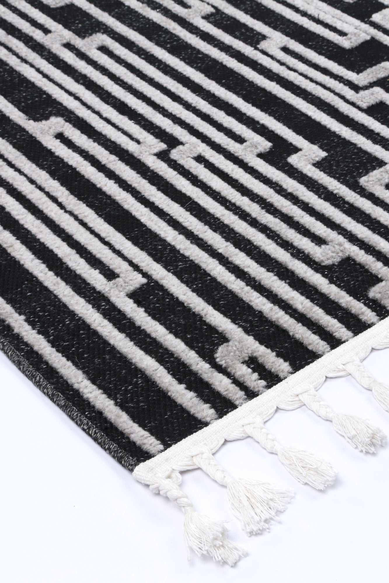 Mars Arcadia Geomteric Black and White Rug