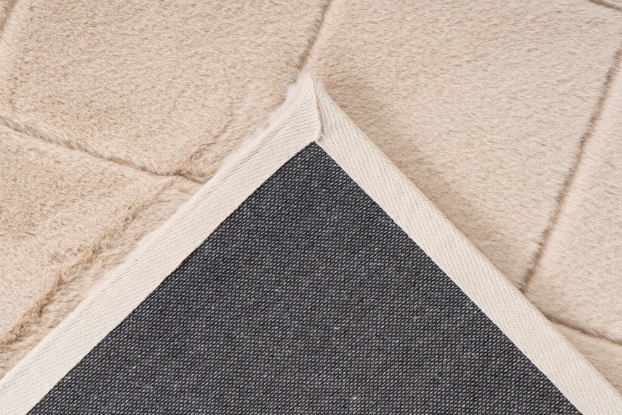 Desire 600 Fluffy Soft Beige Rug