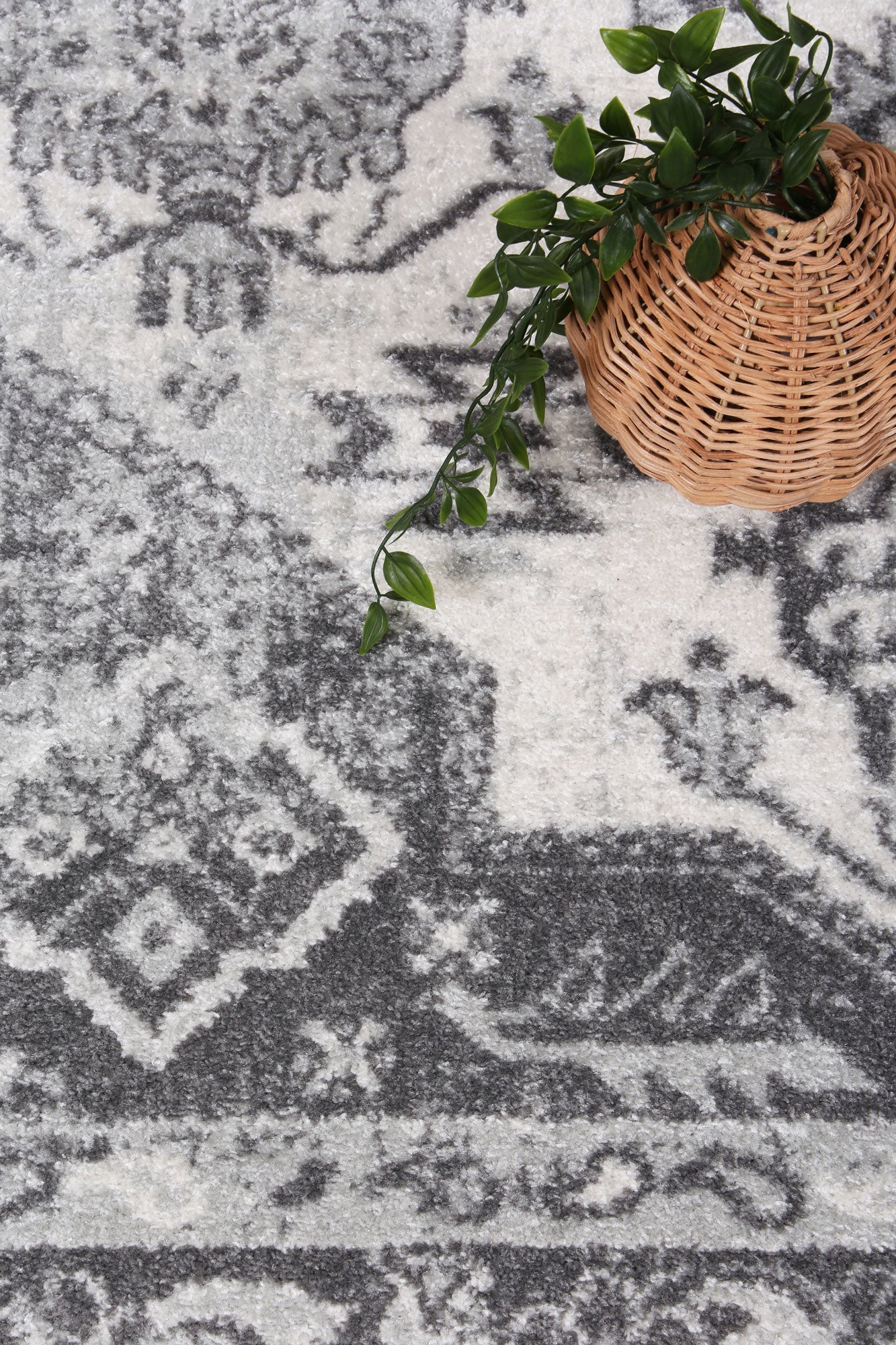 Perth Pau Cream & Grey Traditional Rug