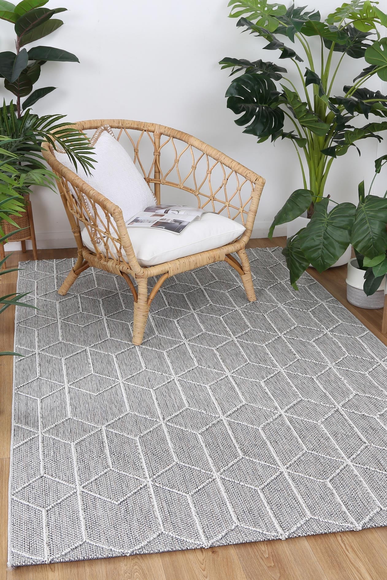 Valentina Sikua Grey Geometric Flatweave Rug