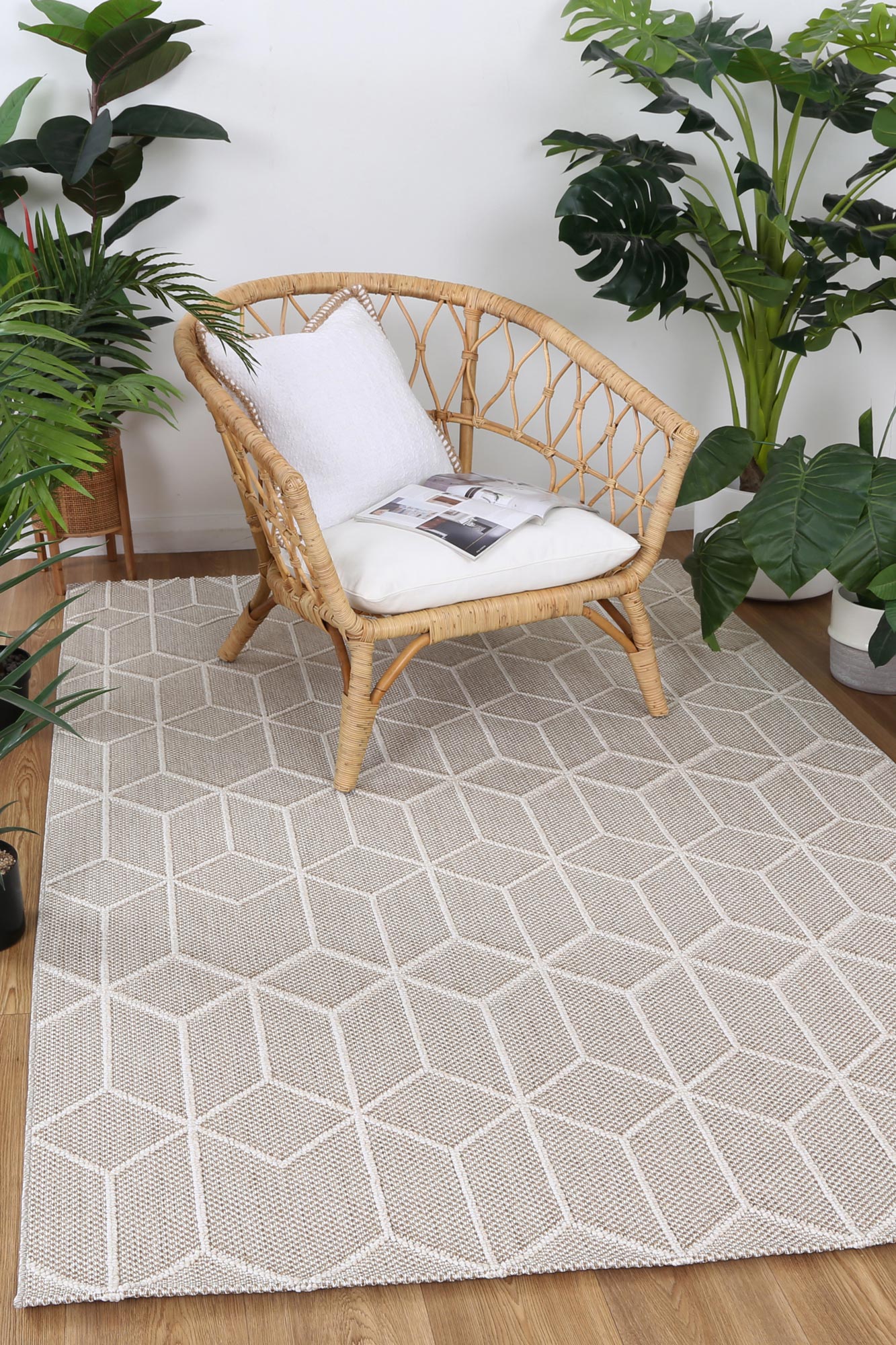 Valentina Maemae Beige Geometric Flatweave Rug