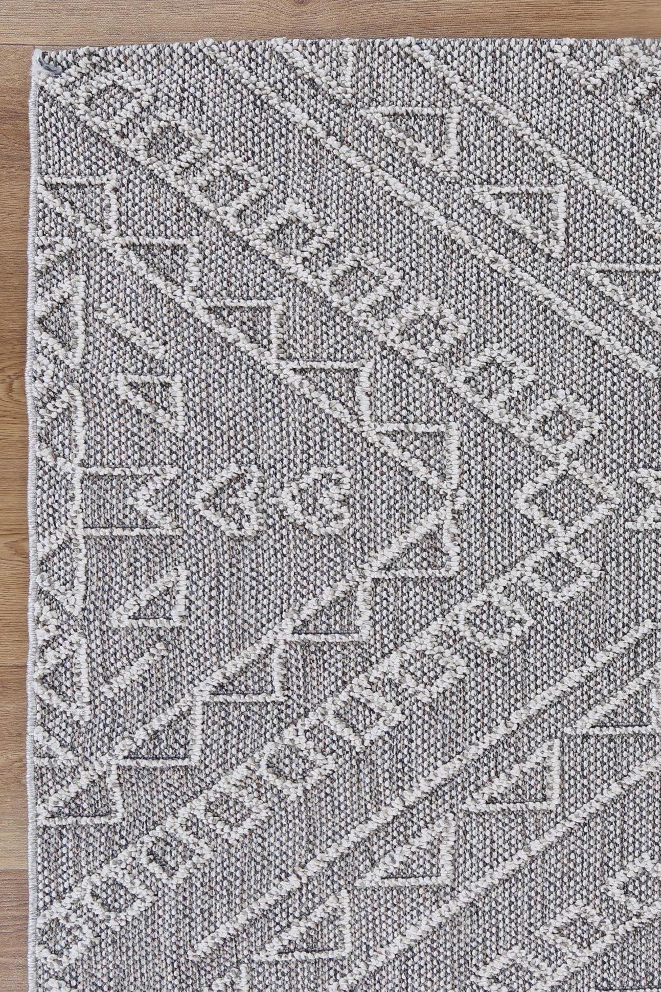 Valentina Kaua Ash Tribal Flatweave Rug