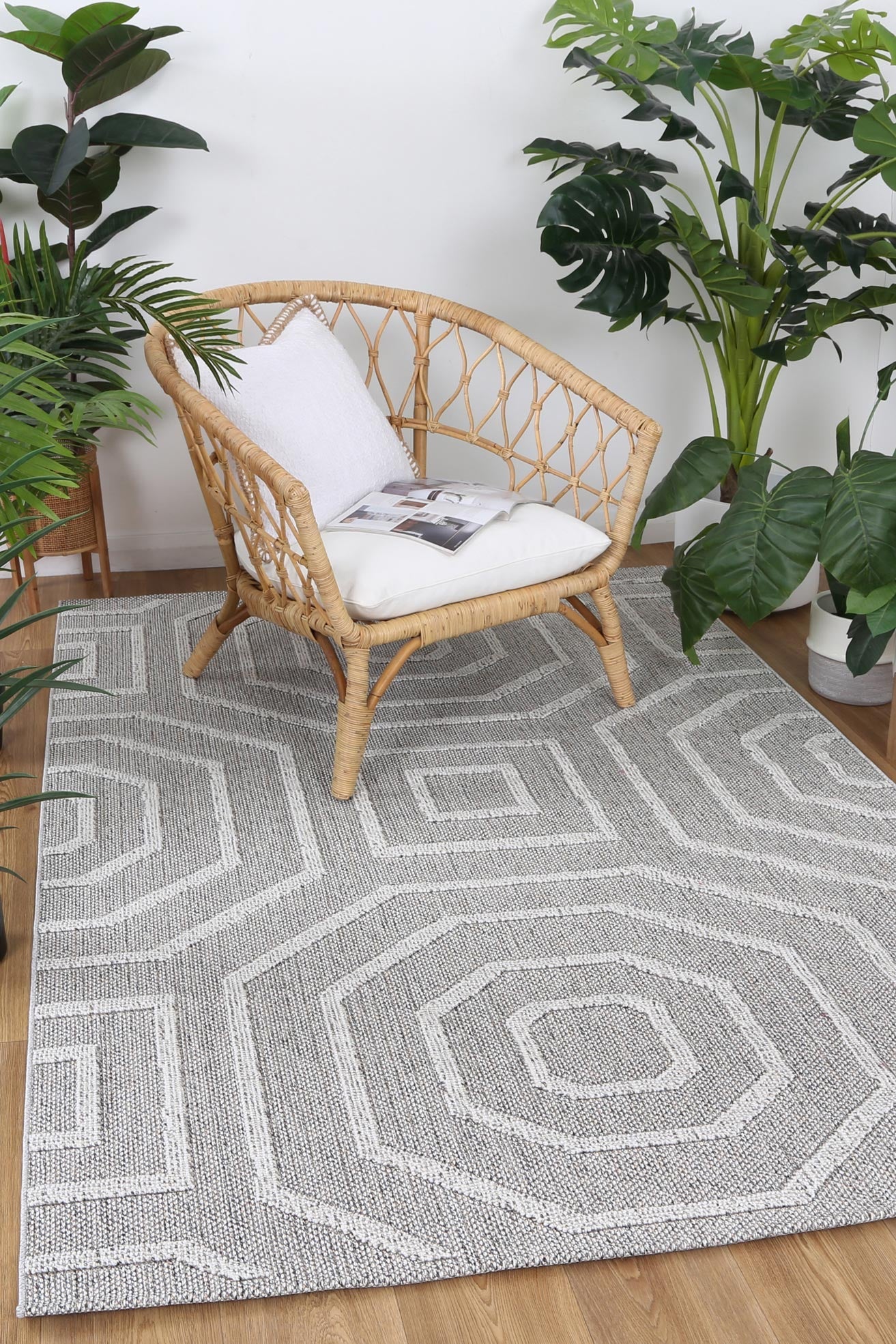 Valentina Suri Ash Geometric Flatweave Rug