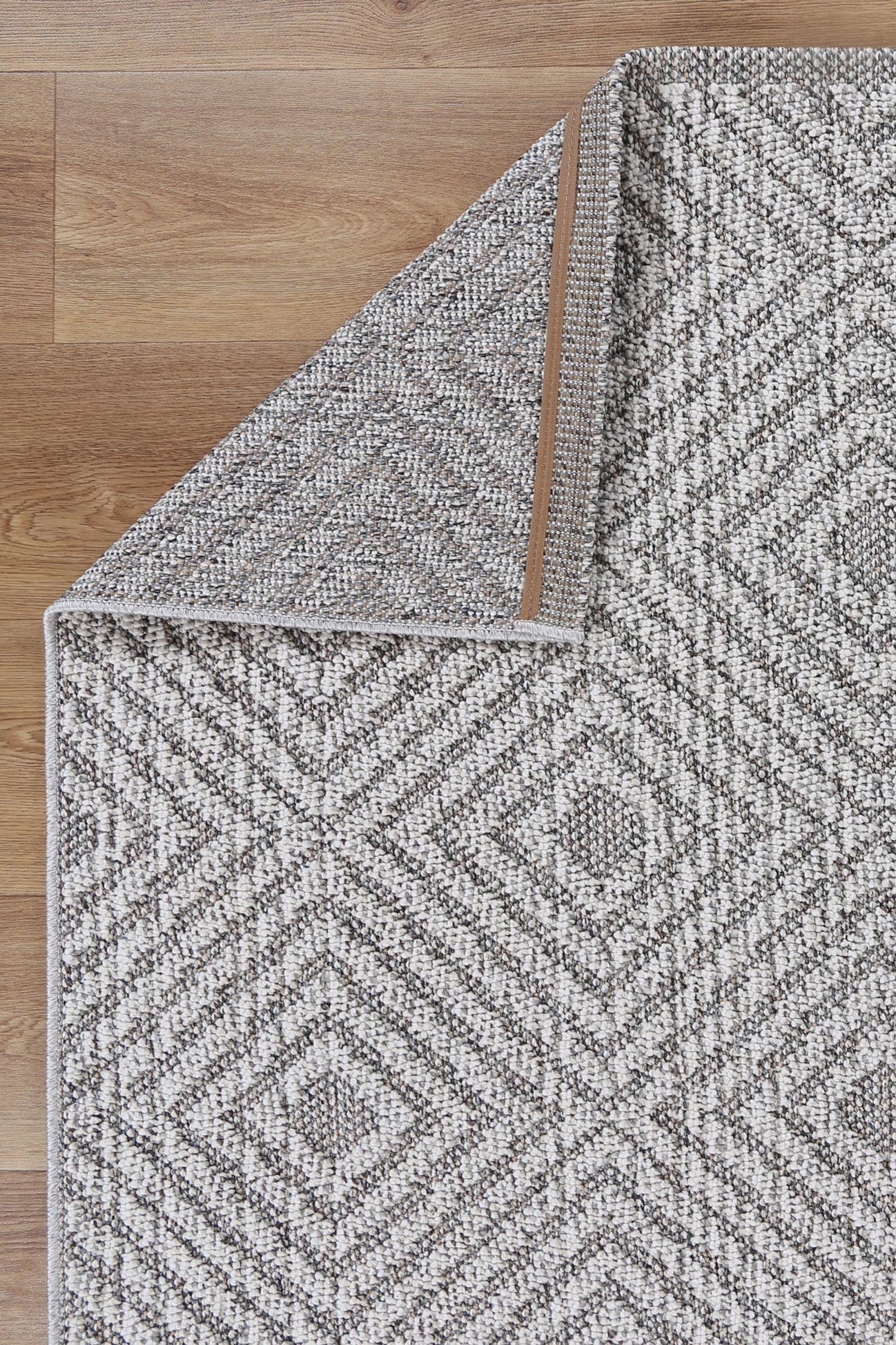 Valentina Walasi Ash Geometric Flatweave Rug