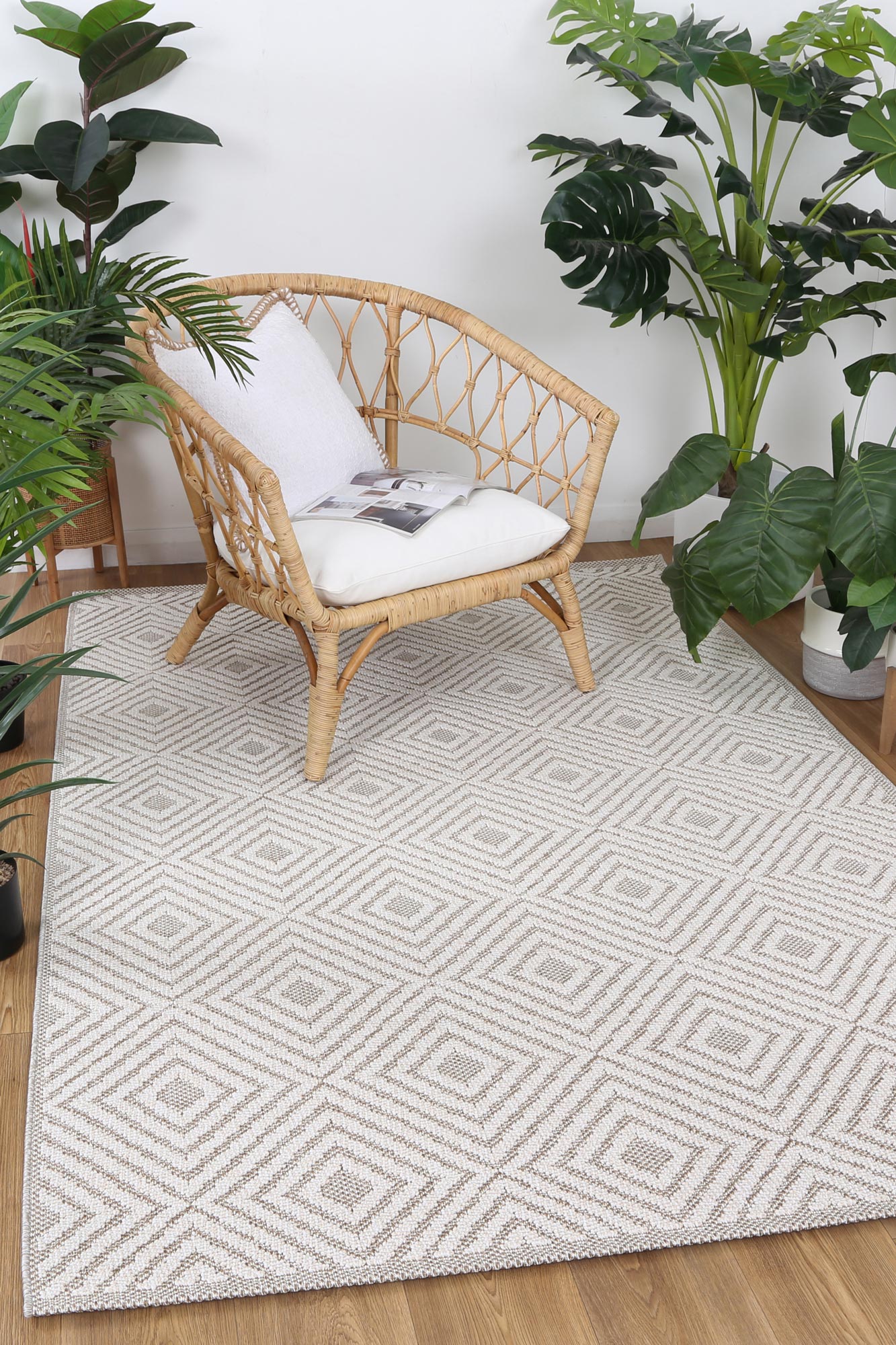 Valentina Wickham Beige Geometric Flatweave Rug